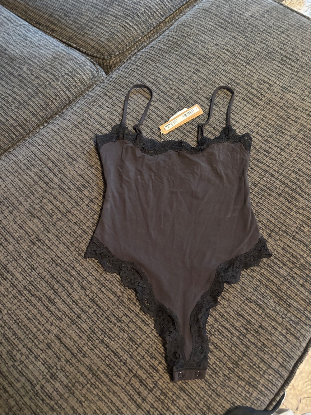 Skims fits everybody Black Lace-Trim Bodysuit Tank for Women